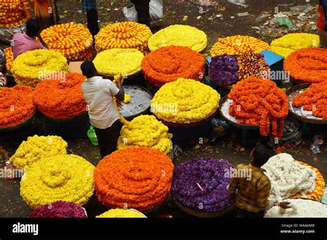 Flower Market-KR Market, Bangalore, Karnataka, India Stock Photo - Alamy