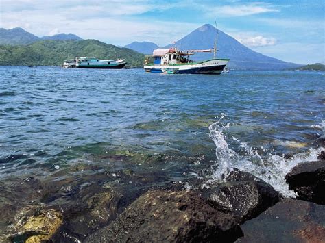 Pantai di Ternate. Beach and the ships. Mountains. Nature | Natural landmarks, Ternate, Nature