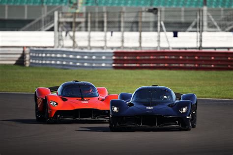 Aston Martin Valkyrie Hits the Track in Packs of Three - autoevolution