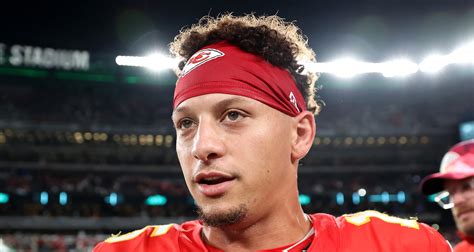 Patrick Mahomes Defends His ‘Dad Bod’ After Shirtless Locker Room Video Goes Viral | Patrick ...