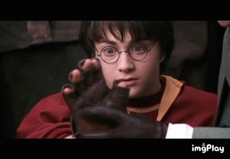 Harry Potter GIF - Harry Potter Arm - Discover & Share GIFs