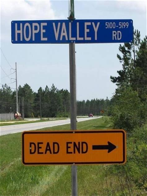 20 Funny Signs That Make No Sense At All