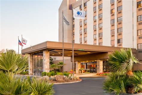 DOUBLETREE BY HILTON® SAN FRANCISCO AIRPORT - Burlingame CA 835 Airport ...