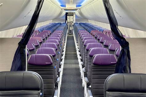 Putting United’s new interior to the test on the Boeing 737 MAX 8