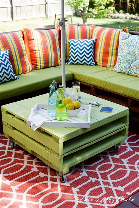 30+ Creative Pallet Furniture DIY Ideas and Projects