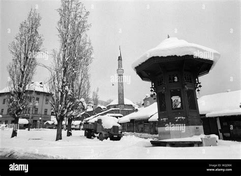 Sebilj bascarsija sarajevo bosnia herzegovina Black and White Stock Photos & Images - Alamy