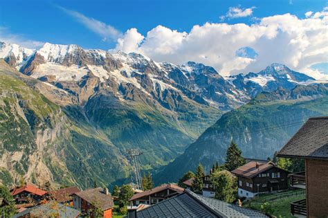 Switzerland: Lauterbrunnen Valley - Roc Doc Travel