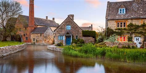 13 English Villages So Pretty They Should Be On A Christmas Card | Cotswolds, English village ...