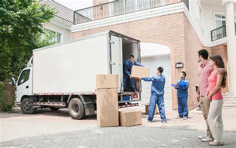 5 Questions to Ask Your Moving Company | Travelers Insurance