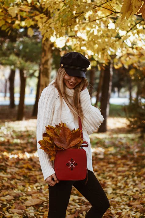 Baker boy hat and an over sized sweater - fall outfit - Pink WishPink Wish