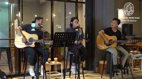 Hitamku Andra and The BackBone Live Musik Gitar Akustik Cover 13740 ...