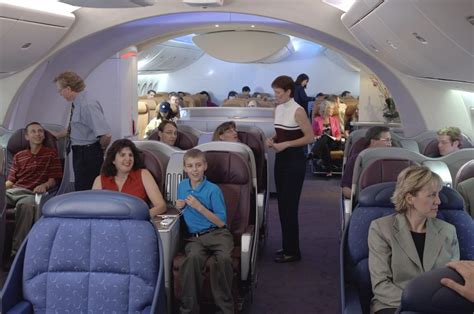 Boeing 787 Dreamliner: Boeing 787-8 Dreamliner Cabin Pictures