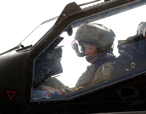 Prince Harry cockpit flying Apache helicopter | 32 reasons why we love ...