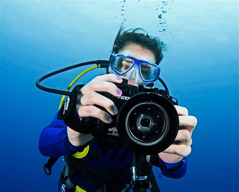 Digital underwater photographer – Sundlex Scuba Diving Center