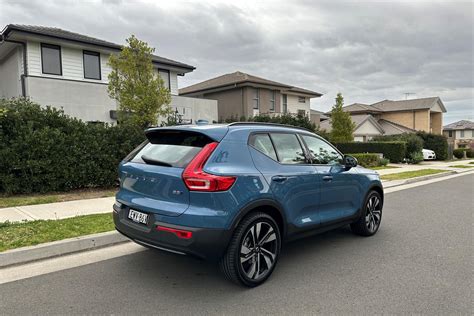 Volvo XC40 Ultimate SUV 2023 Review - Motoring Minute