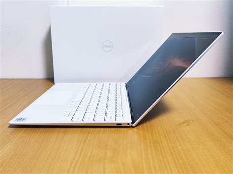 Dell XPS 13 (9300) Laptop Review - The Tech Revolutionist