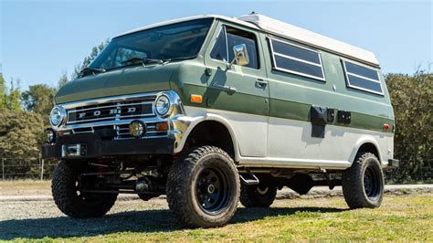 Someone Turned An Old Van Into An Epic 4x4 V8-Powered Camper