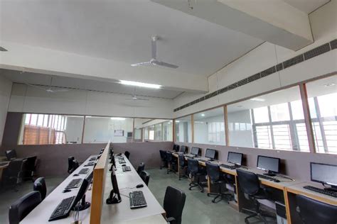 Dr. Subhash University Junagadh Campus: Photos, Virtual Tour