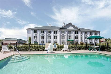 QUALITY INN GREENVILLE $75 ($̶8̶1̶) - Updated 2018 Prices & Hotel Reviews - Greeneville, TN ...