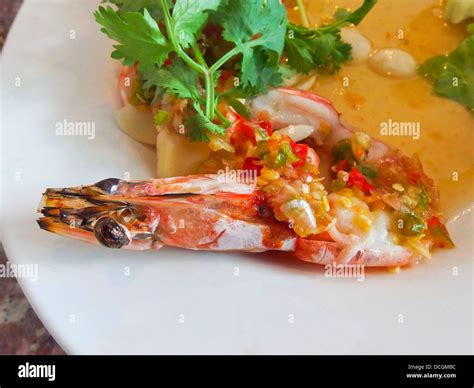 Spicy grilled shrimp Thai cuisine Stock Photo - Alamy