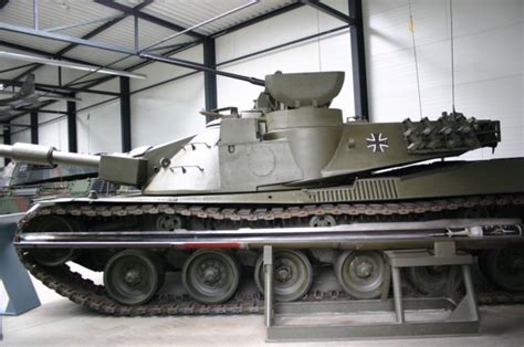 117 West-German MBT 70 (prototype) (left side view)