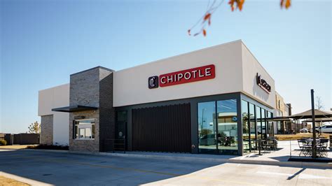 Chipotle with modern 'Chipotlane' drive-thru opens in Ellenton