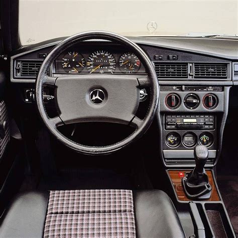 Unbeatable W201 interior. Picture courtesy of "Mercedes-Benz of the 60s, 70s and 80s." # ...