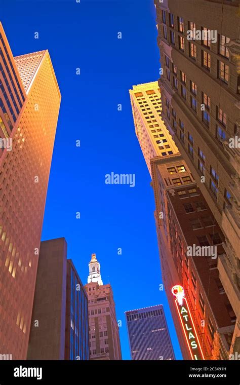 Tulsa downtown night hi-res stock photography and images - Alamy