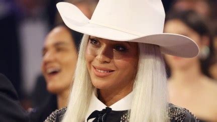 Beyoncé Makes History (Again) With Country Music Song 'Texas Hold 'Em' | The Mary Sue