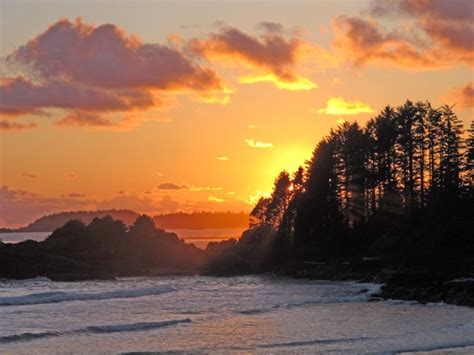 Long Beach-Tofino sunset | Beach lodging, Tofino, Long beach tofino