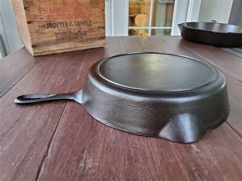 Antique Lodge 9 Cast Iron Skillet With Raised 9 And Solid Heat | Etsy