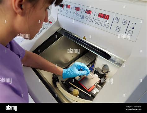 Cryostat for Standard Applications in the Clinical Histopathology Laboratory, Anatomic Pathology ...