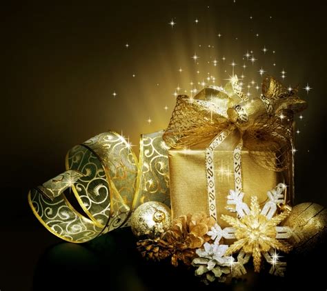 Golden Christmas decorations - Christmas Photo (22230151) - Fanpop