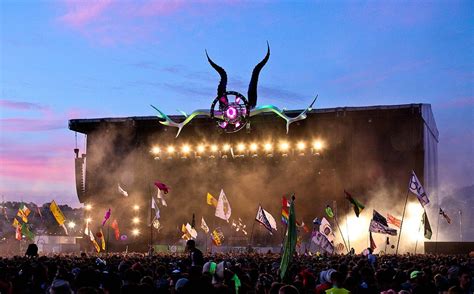 Vakava Vaiheet Glastonbury 2015 (The Other Stage Web) Glastonbury 2015, Face Design, Seriously ...