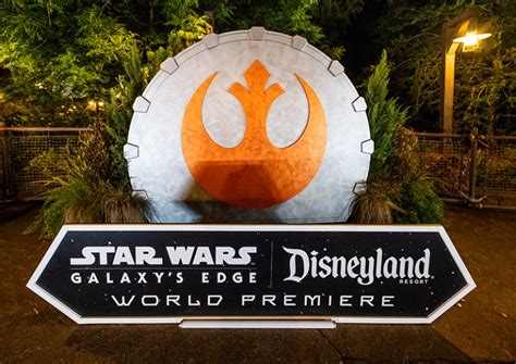 Live Trip Report: Star Wars Land Opening Day - Disney Tourist Blog