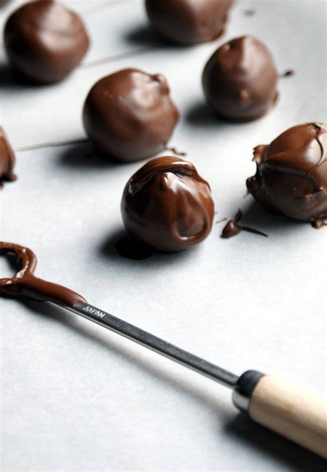 Chambord Dark Chocolate Truffles - | Recipe | Liquor truffles recipe, Boozy desserts, Truffles