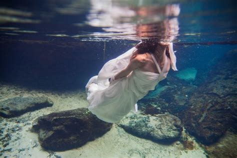 Stunning Underwater Wedding Photography Inspiration - Destination Wedding Details