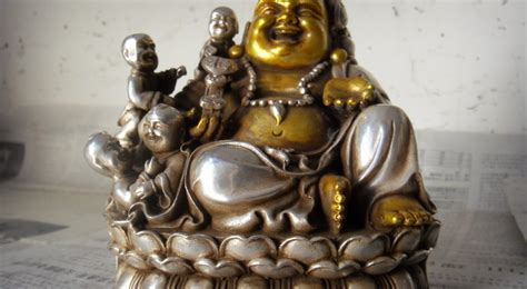 Laughing Buddha Meaning and Positions, Types of Laughing Buddha