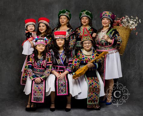 Hmong Family Traditional Dress Portraits | Lor Family