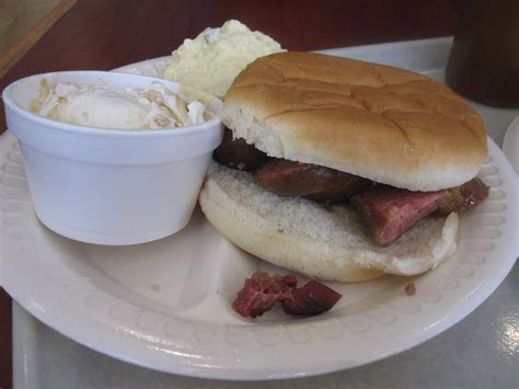 Man Up: Tales of Texas BBQ™: Lunch with The Daytripper