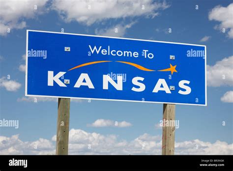 Welcome to Kansas sign at the Oklahoma/Kansas border Stock Photo ...