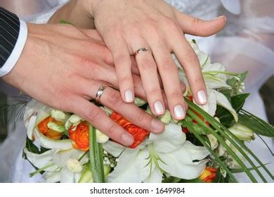 Hands Wedding Rings Stock Photo 1649984 | Shutterstock