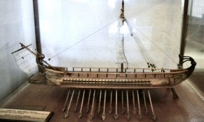 Ships in Ancient Greece – Bireme Scale Model. – Ancient-Greece.org