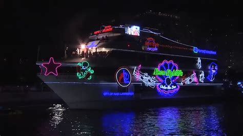 Illuminate your weekend with the Seminole Hard Rock Winterfest Boat ...