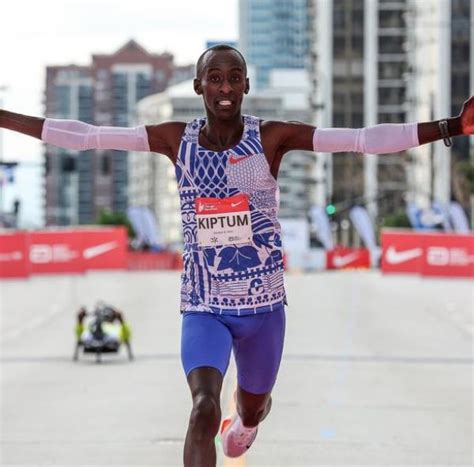 Why Eliud Kipchoge has not congratulated Kelvin Kiptum - Venas News