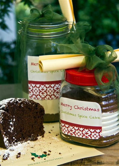 The Food Collective Raving Recipes: Christmas spice cake in a jar