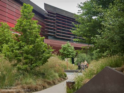 An unusual walled garden at the Quai Branly Musuem in Paris ...