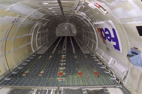 FedEx inside of an old 727-100 | Air photo, Concept ships, Boeing 727