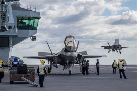 Royal Air Force F-35B takes off from, lands on British carrier HMS Queen Elizabeth - UPI.com