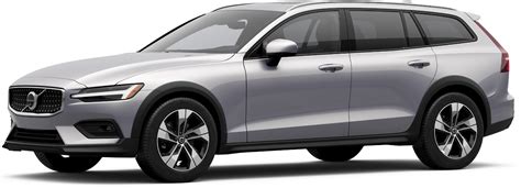 2023 Volvo V60 Cross Country Incentives & Specials